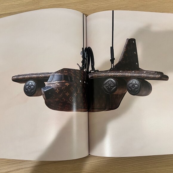 Louis Vuitton Virgin Abloh book (NEW) - Picture 6 of 9